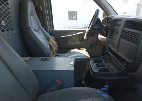 2004 Chevrolet Express из США, поврежденный, VIN 1GCFG15X941179205